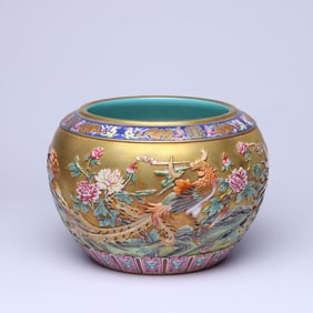 A FAMILLE ROSE 'BIRDS AND PHOENIX' BRUSH WASHER