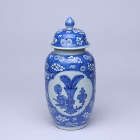 A BLUE AND WHITE MEDALLION 'ANTIQUITIES AND ICE-PLUM' JAR