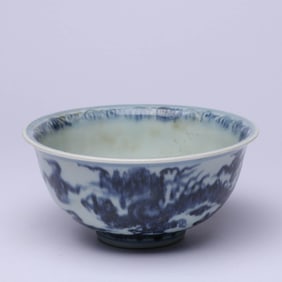 A BLUE AND WHITE 'CLOUD AND DRAGON' BOWL