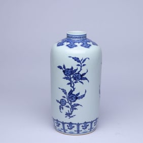 A BLUE AND WHITE 'POMEGRANATE' LANTERN-SHAPED VASE
