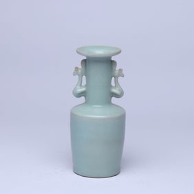 A LONGQUAN DOUBLE-HANDLE VASE