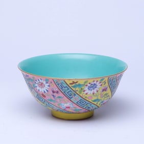 A FAMILLE ROSE 'FLOWERS' BOWL