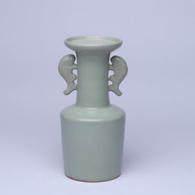 A LONGQUAN DOUBLE-HANDLE VASE