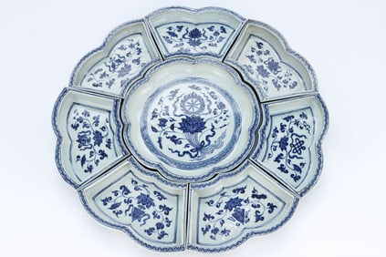 A BLUE AND WHITE 'LOTUS AND EIGHT BUDDHIST EMBLEMS' SET OF DISHES