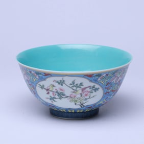 A FAMILLE ROSE MEDALLION 'FLOWERS AND BIRDS' BOWL