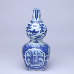 A BLUE AND WHITE MEDALLION 'FIGURES AND STORY' GOURD-SHAPED VASE