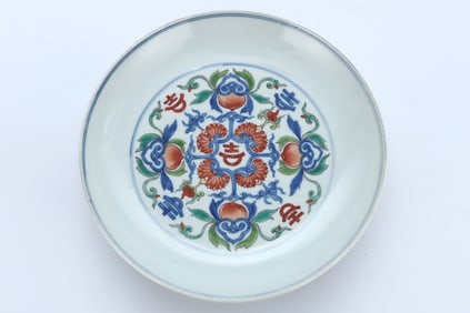 A WUCAI 'FLOWERS, PEACH AND AUSPICIOUS ' DISH