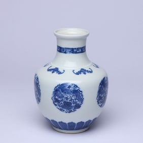 A BLUE AND WHITE 'ROUNDEL PHOENIX' VASE