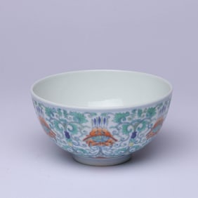 A DOUCAI 'INTERLOCKING FLOWERS' BOWL