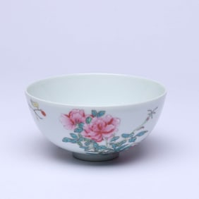 A FAMILLE ROSE 'FLOWERS AND BIRDS' BOWL
