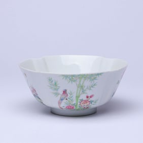 A FAMILLE ROSE 'FLOWERS AND BIRDS' LOBED BOWL