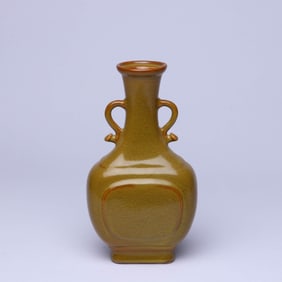 A TEA-DUST GLAZED DOUBLE-RUYI HANDLE VASE