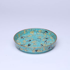 A GREEN-GROUND 'MAGPIE ON PLUM BRANCH' DISH