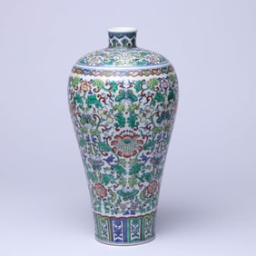 A DOUCAI 'INTERLOCKING FLOWERS' MEIPING