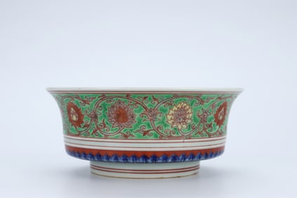 A WUCAI 'INTERLOCKING LOTUS' BRUSH WASHER