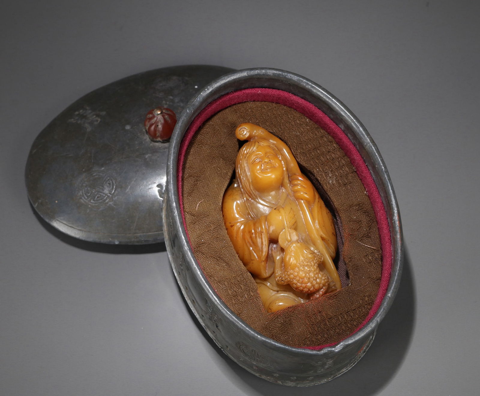 A TIANHUANG 'LIU HAI AND GOLDEN CICADA' SEAL: A TIANHUANG 'LIU HAI AND GOLDEN CICADA' SEAL Height: 6.5 cm (2.56 in.). Weight: 71 g. All measurements are approximate.