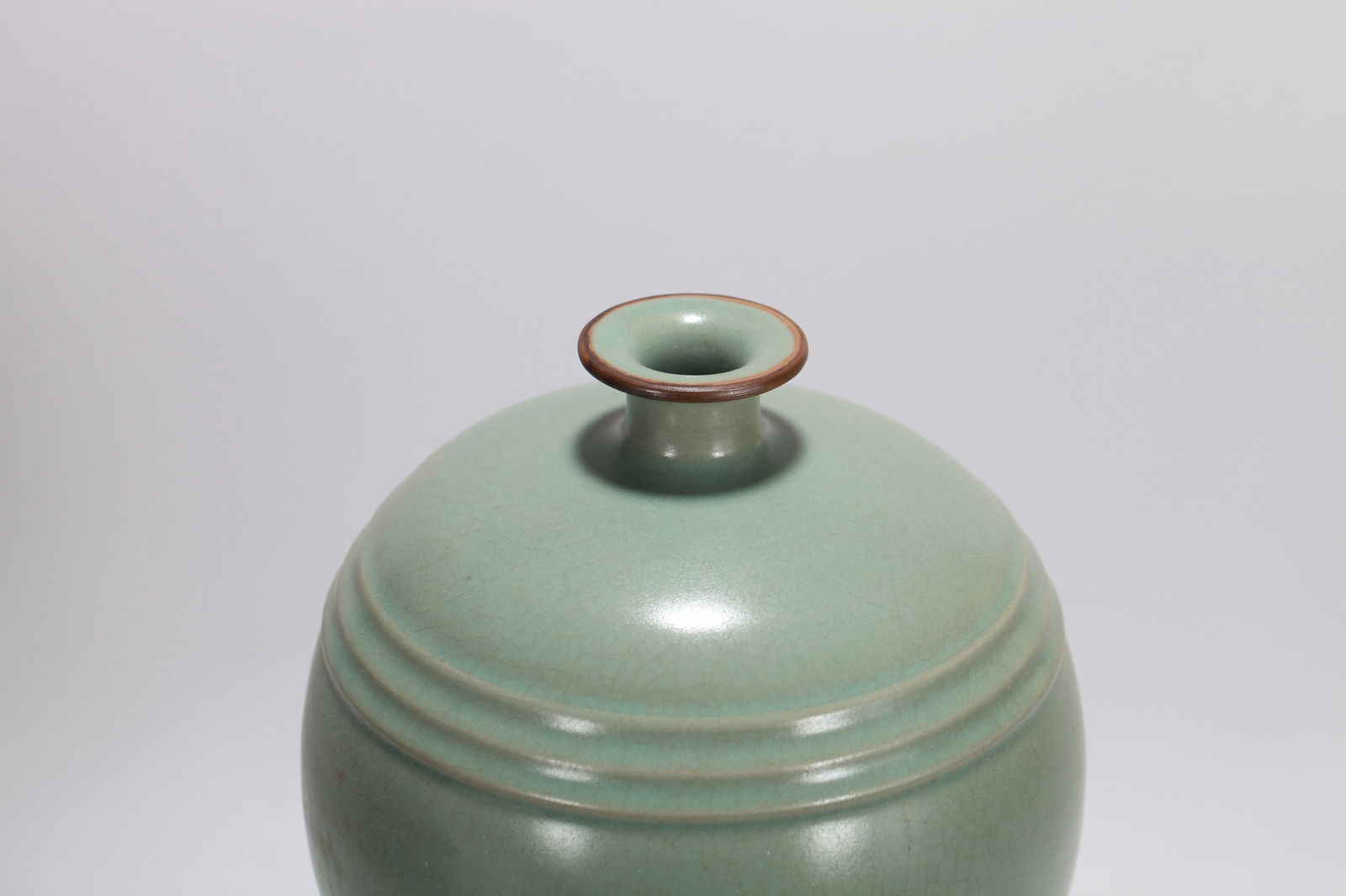 A RU WARE MEIPING - 8