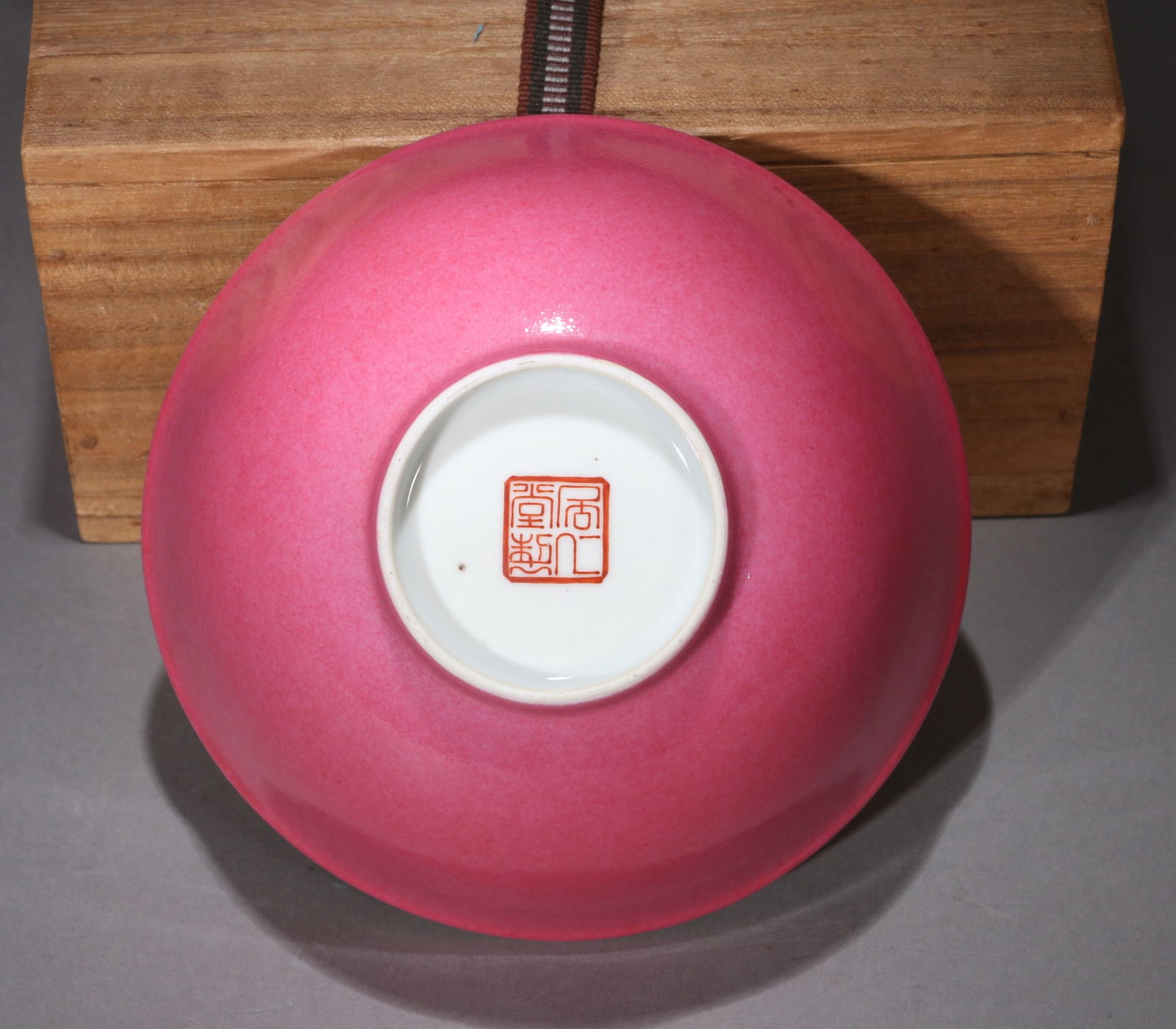 A RUBY RED-GLAZED BOWL - 2