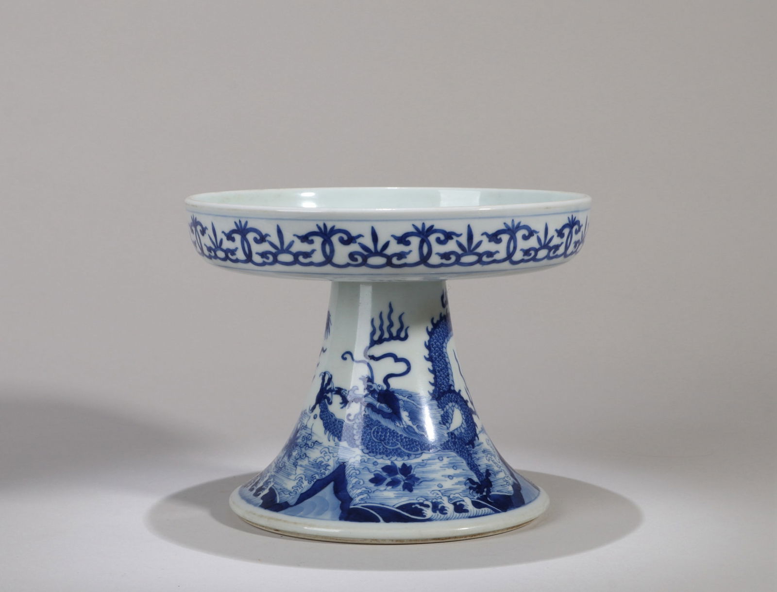 A BLUE AND WHITE 'WAVES, CLOUD AND DRAGON' STEM DISH (1 of 8)