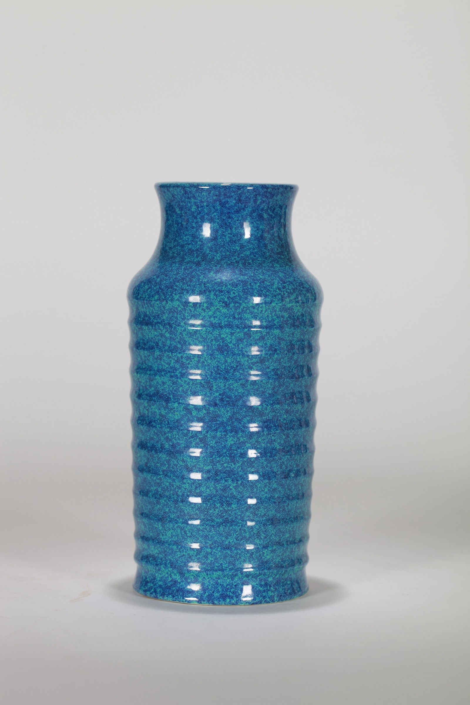 A ROBIN'S EGG GLAZED 'STRING PATTERN' VASE - 2
