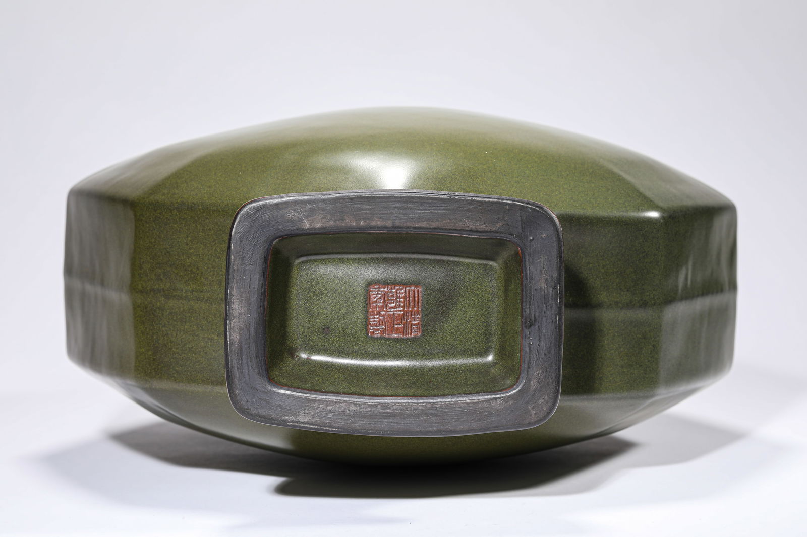 A TEA-DUST-GLAZED 'FLAT' VASE - 6