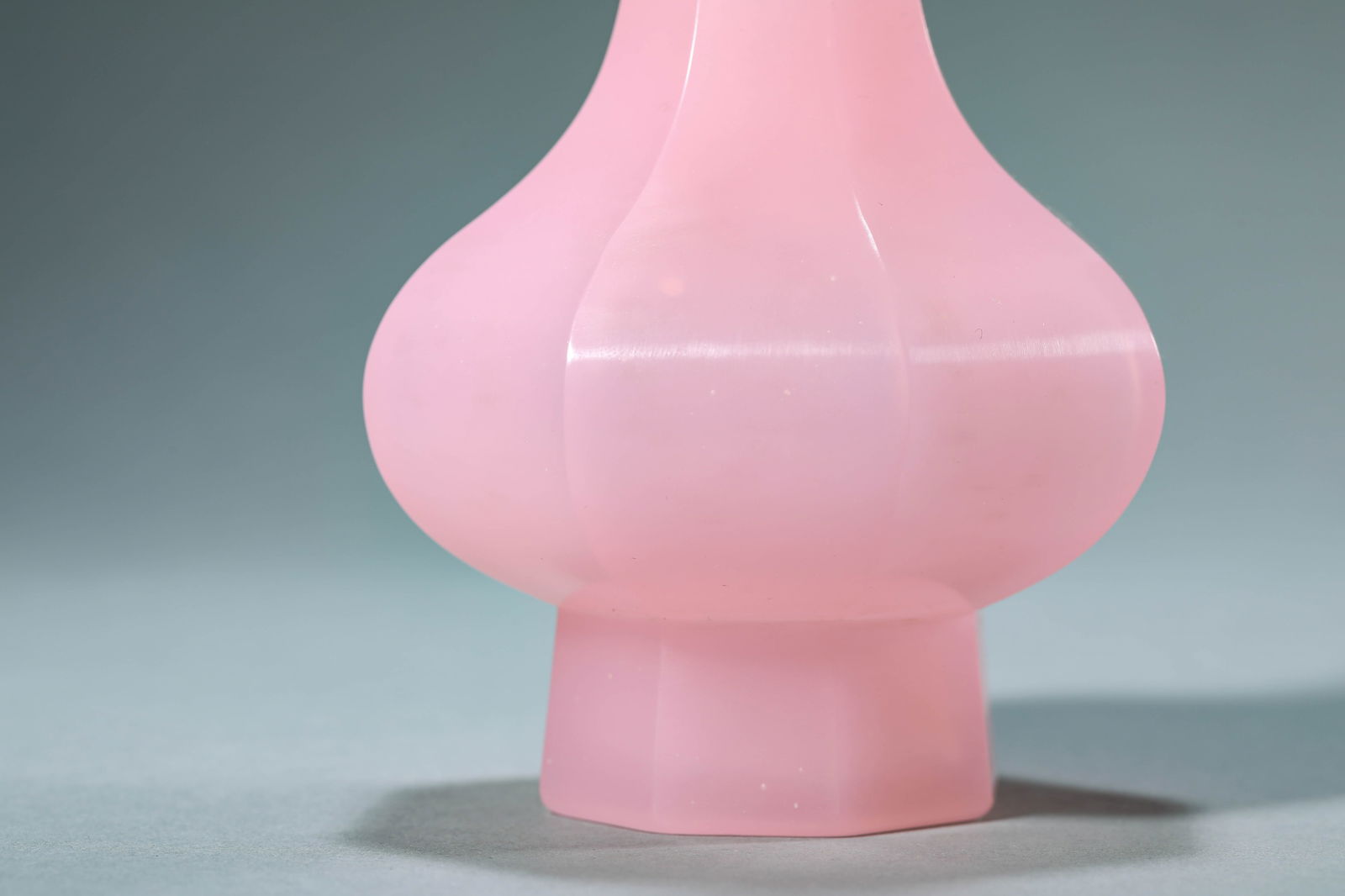 A GLASS 'HEXAGONAL' VASE - 2