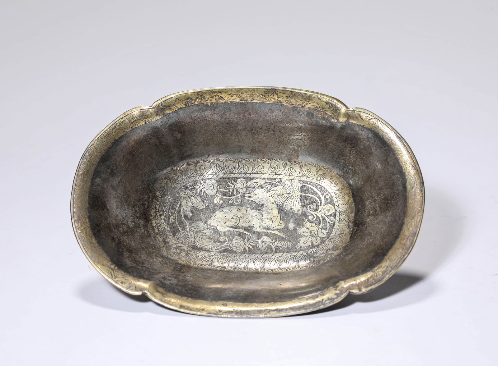 A SILVER 'ENGRAVED DEER' DISH: A SILVER 'ENGRAVED DEER' DISH Dimensions: Weight: 138g. Length: 14.3 cm (5.63 in) x Width: 9.8 cm (3.86 in) x Height: 3.7 cm (1.46 in). All measurements are approximate.