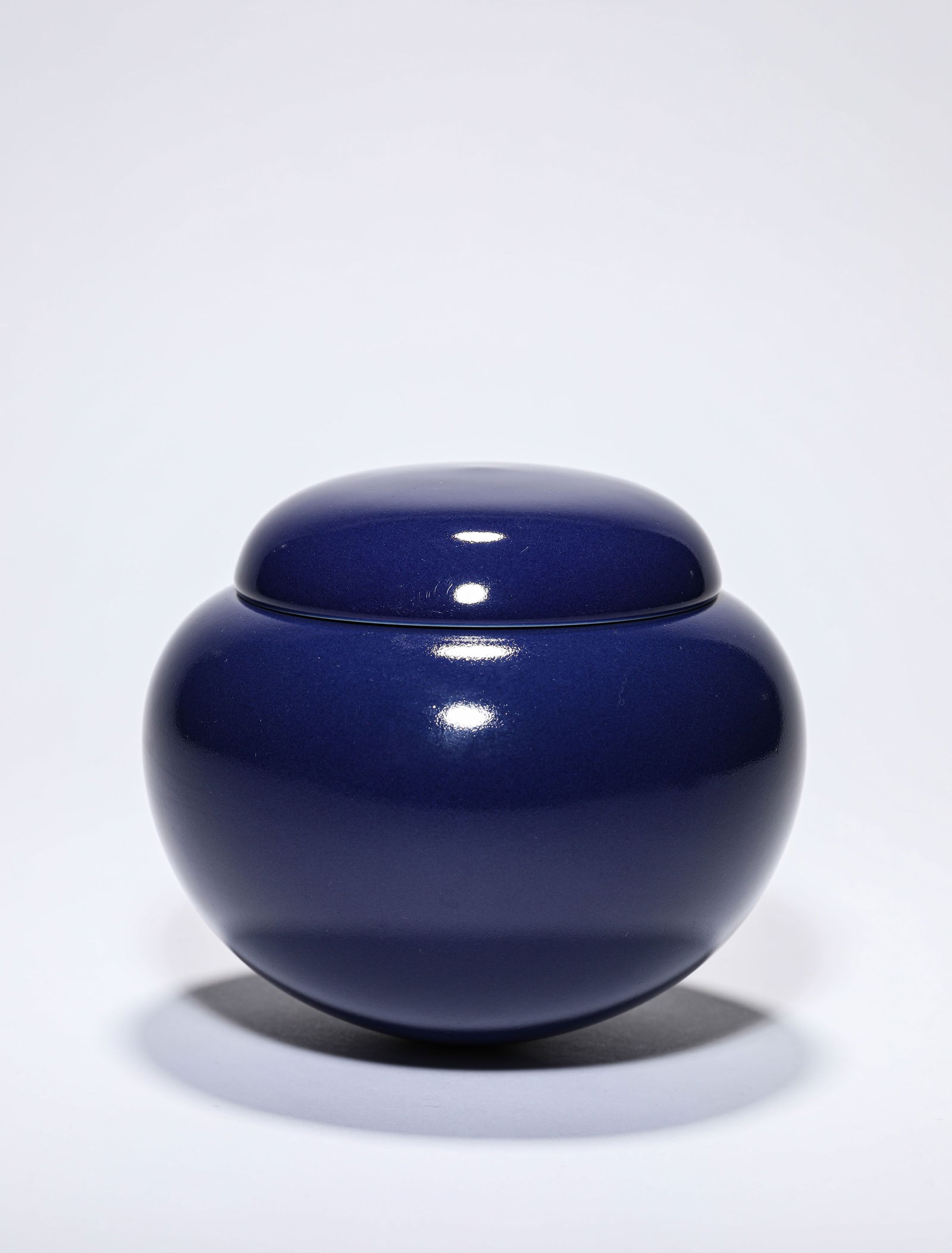 A SAPPHIRE-BLUE-GLAZED COVERED JAR (1 of 5)