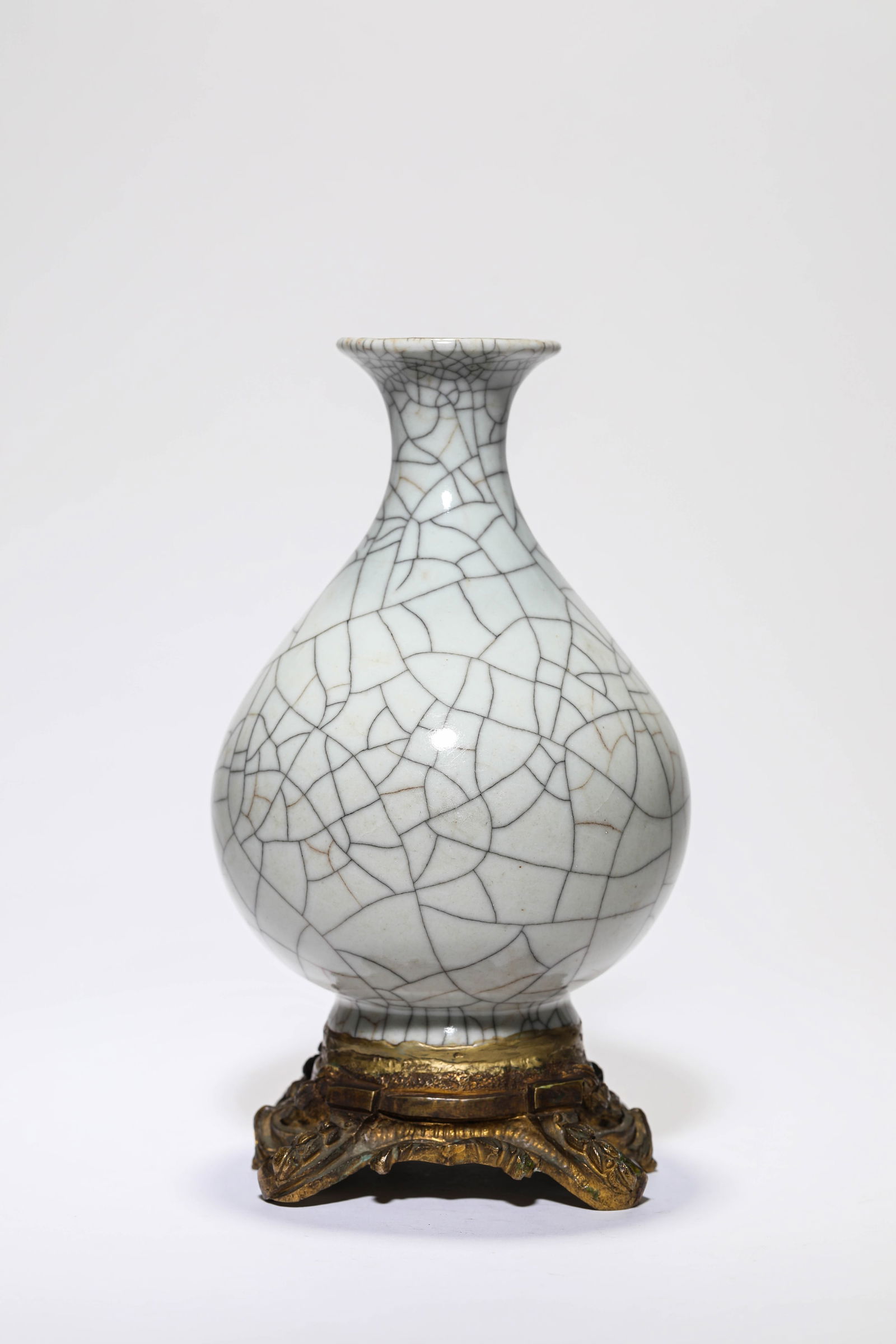 A GE-TYPE YUHUCHUN: A GE-TYPE YUHUCHUN Dimensions: Width: 11.9 cm (4.69 in) x Height: 20.7 cm (8.15 in). All measurements are approximate.