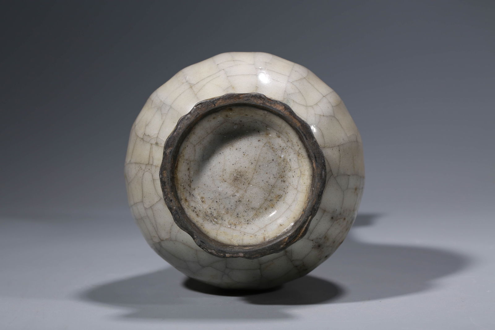 A GUAN-TYPE VASE - 6