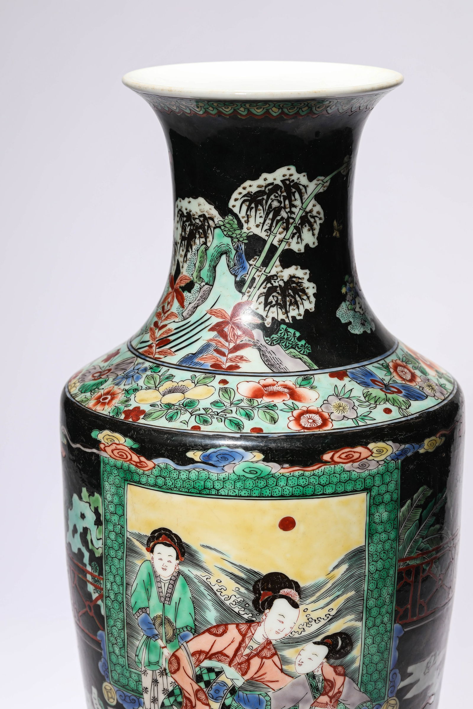 A WUCAI 'NARRATIVE SCENE'VASE: A WUCAI 'NARRATIVE SCENE'VASE Dimensions: Width: 20.5 cm (8.07 in) x Height: 46.1 cm (18.15 in). All measurements are approximate.