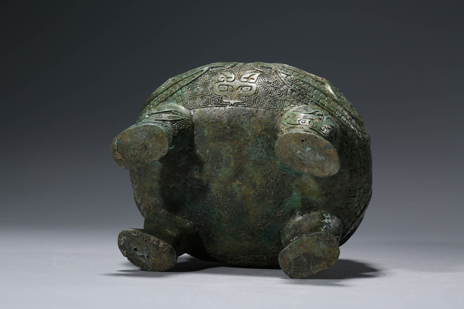 A BRONZE 'EAGLE-BEAK' ZUN - 8