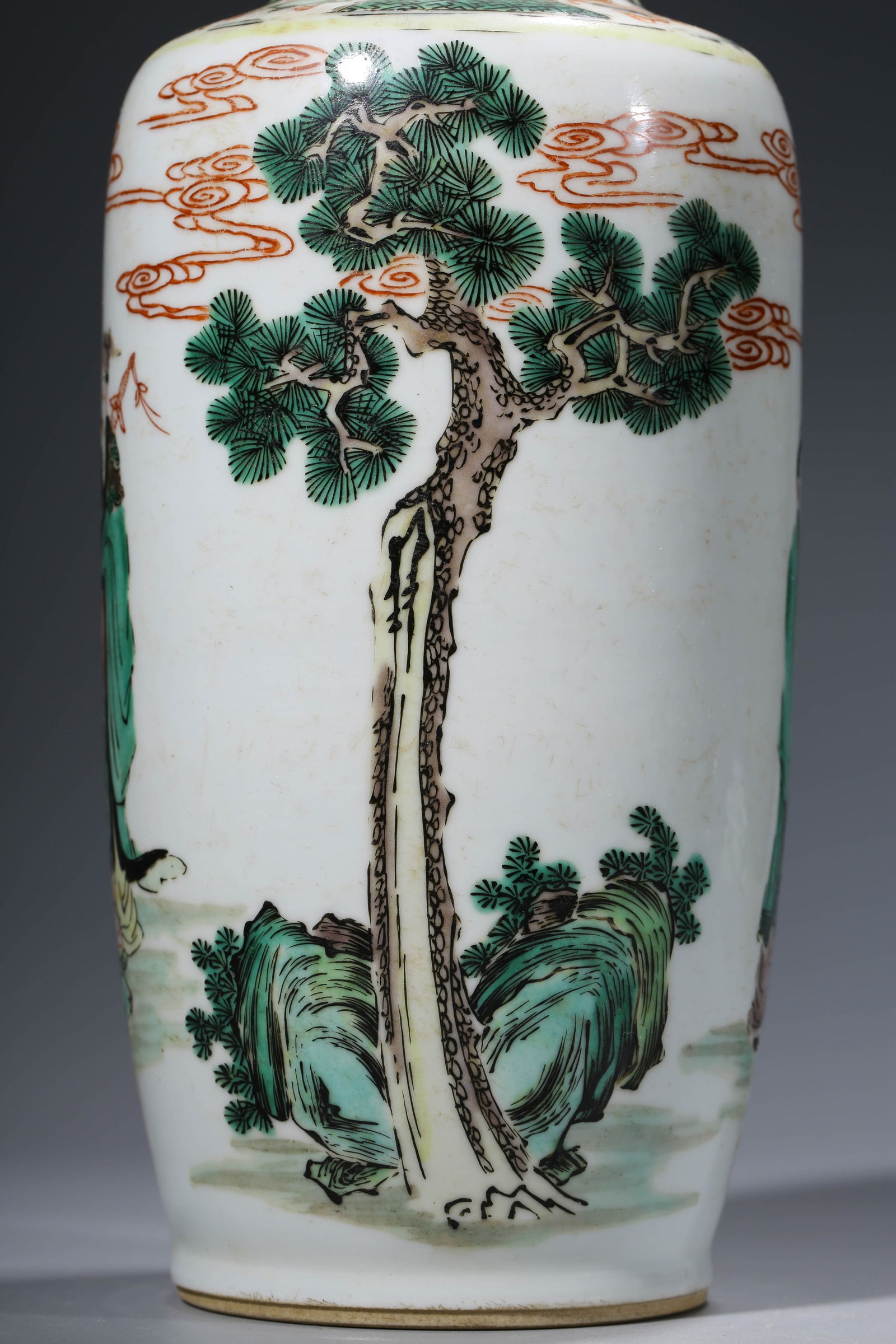 A WUCAI VASE - 7