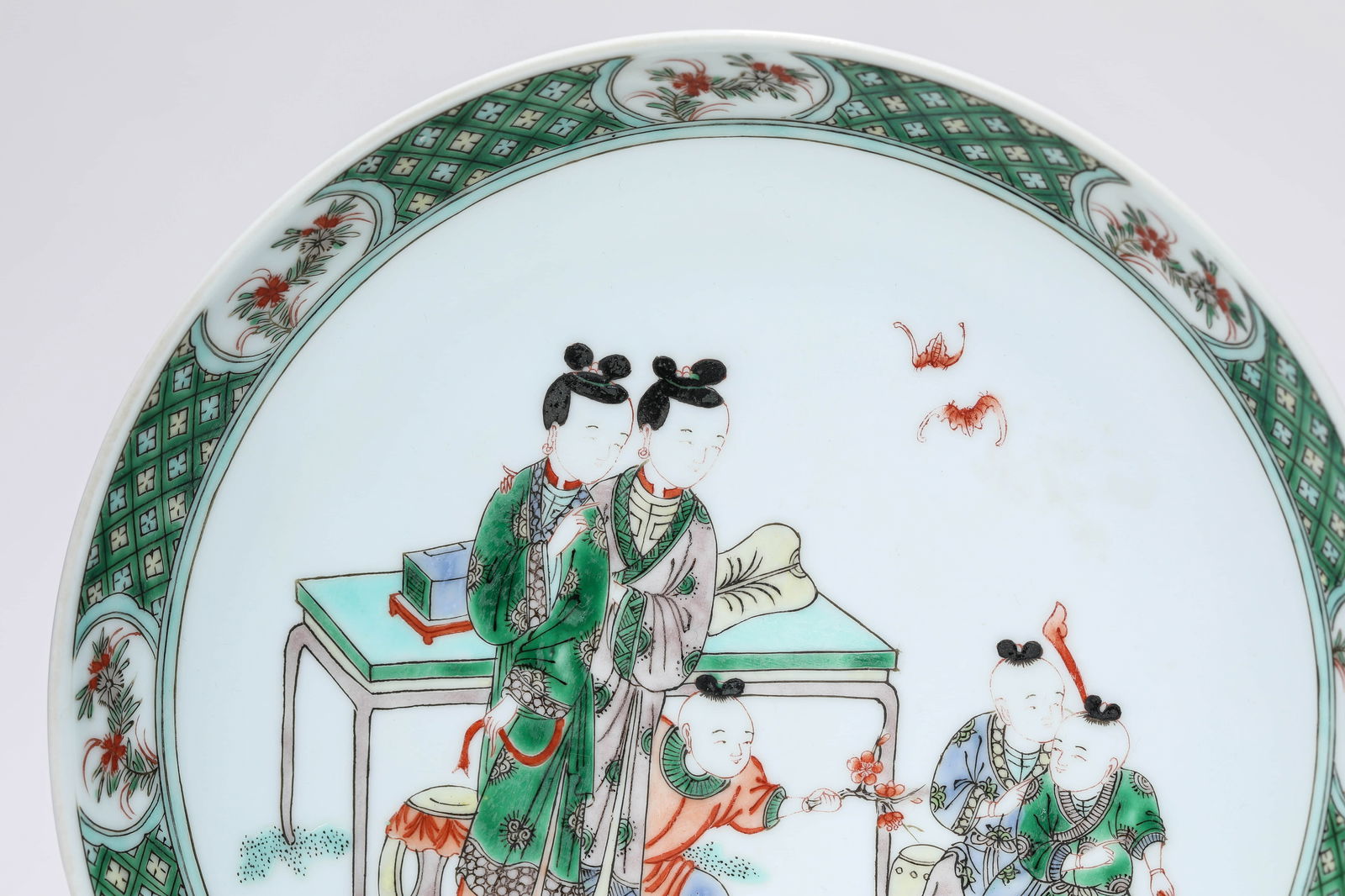 A WUCAI 'FIGURAL' DISH - 3