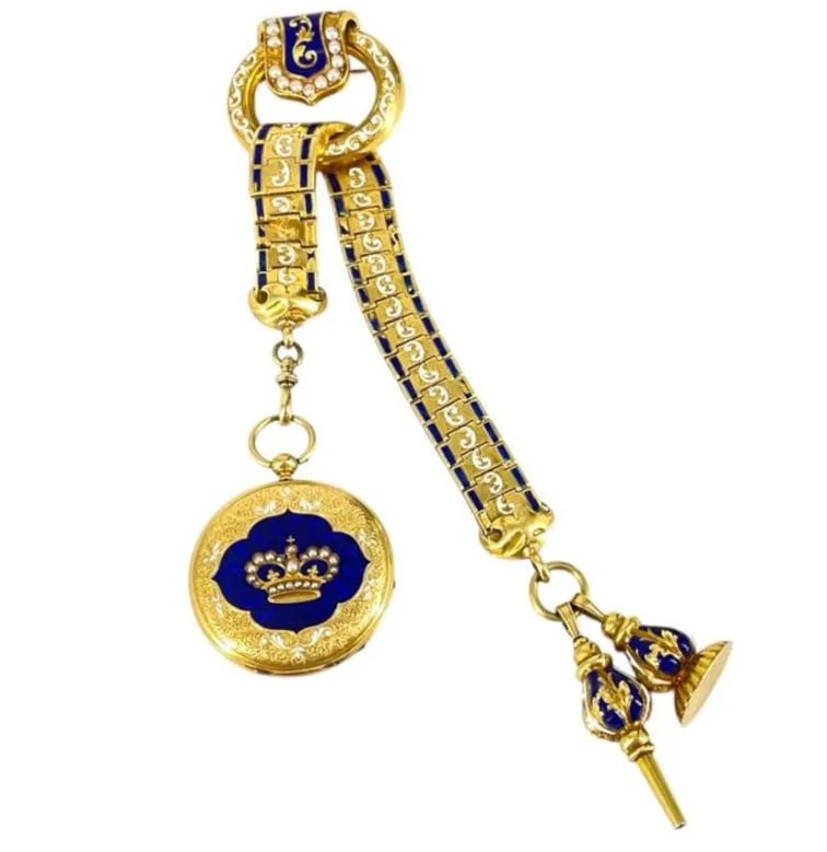 ANTIQUE VACHERON CONSTANTIN 18K GOLD AND BLUE ENAMEL POCKET WATCH, WITH BROOCH CHAIN AND BRACELET: ANTIQUE VACHERON CONSTANTIN 18K GOLD AND BLUE ENAMEL POCKET WATCH, WITH BROOCH CHAIN AND BRACELET PENDANT.Description:The main body is crafted from 18K pure gold, possessing a warm luster and a