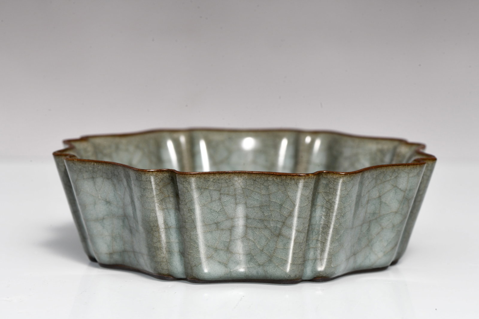 GUO KILN LOTUS PETAL-SHAPED BASIN: GUO KILN LOTUS PETAL-SHAPED BASIN Description: Width: 12 cm Height: 3.5 cm