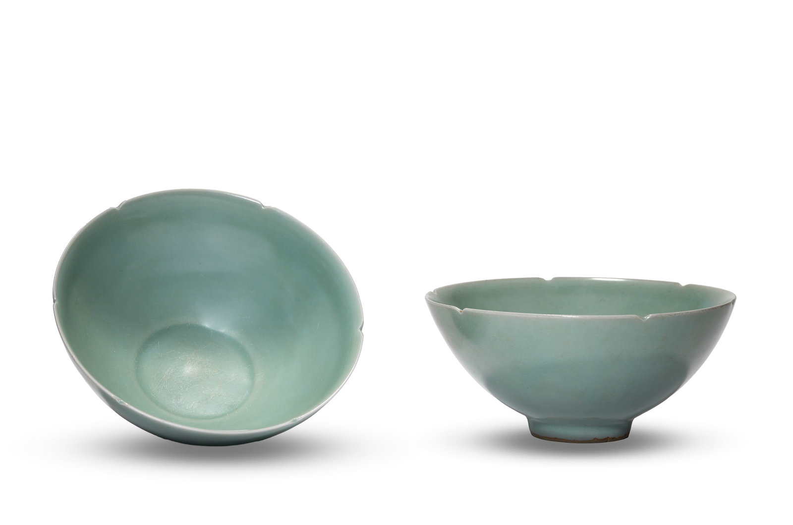 A PAIR OF LONGQUAN-TYPE 'LOBED-MOUTH' BOWLS (1 of 7)