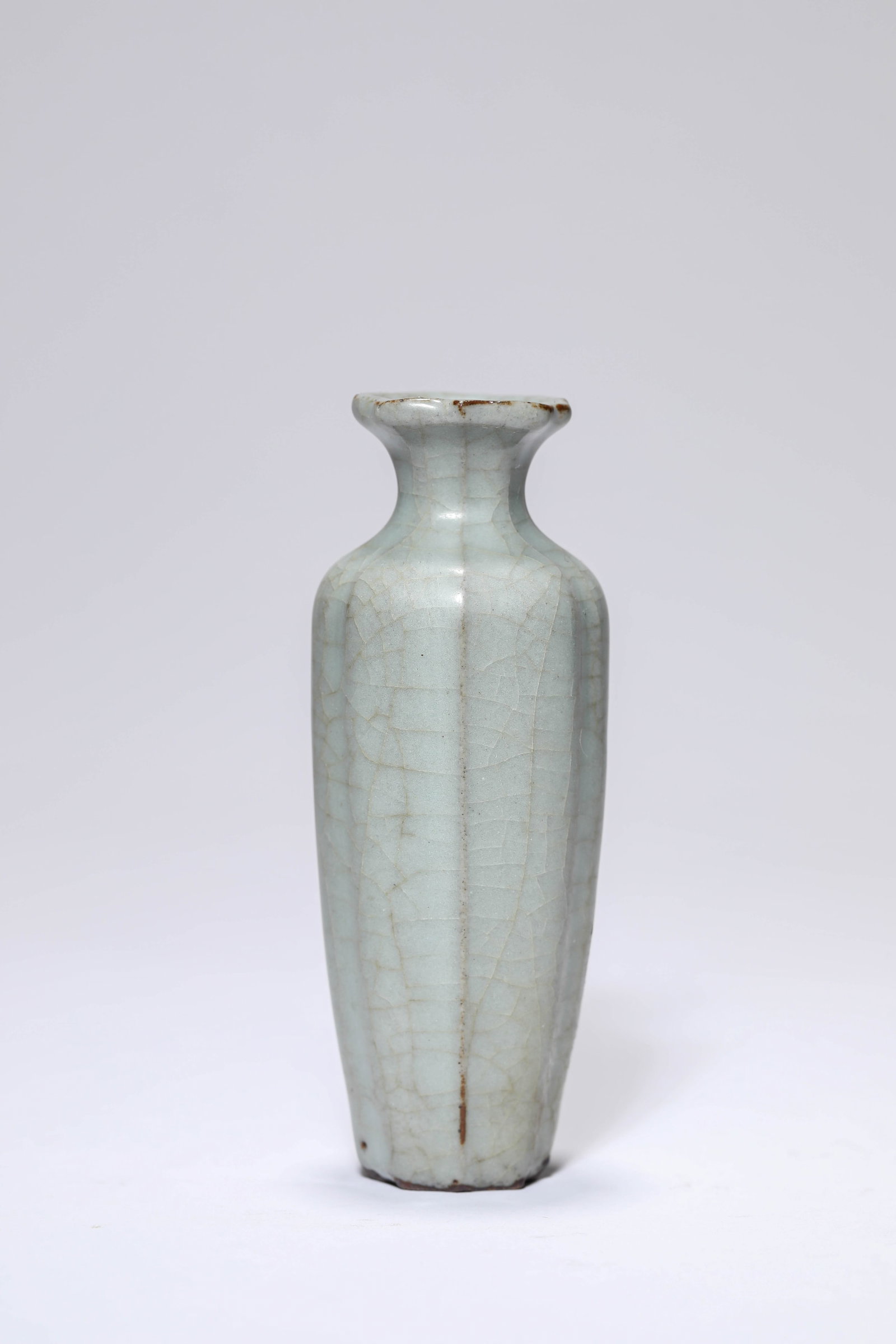 A GUAN-TYPE MELON SHAPED VASE (1 of 3)