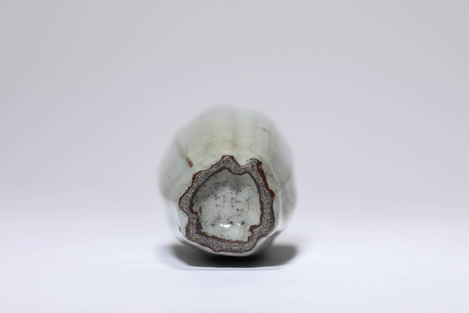 A GUAN-TYPE MELON SHAPED VASE - 3