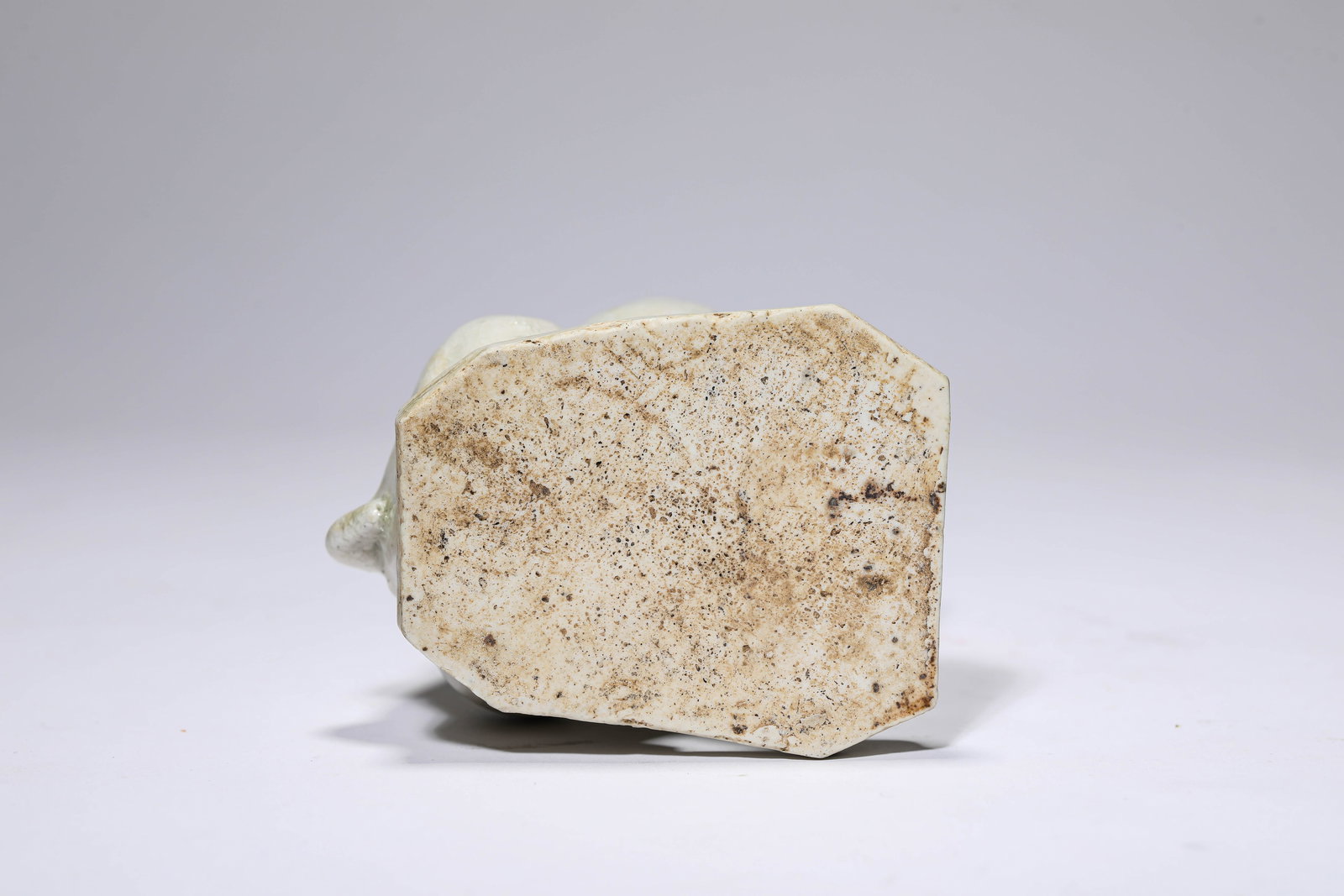 A WHITE PORCELAIN RABBIT - 5