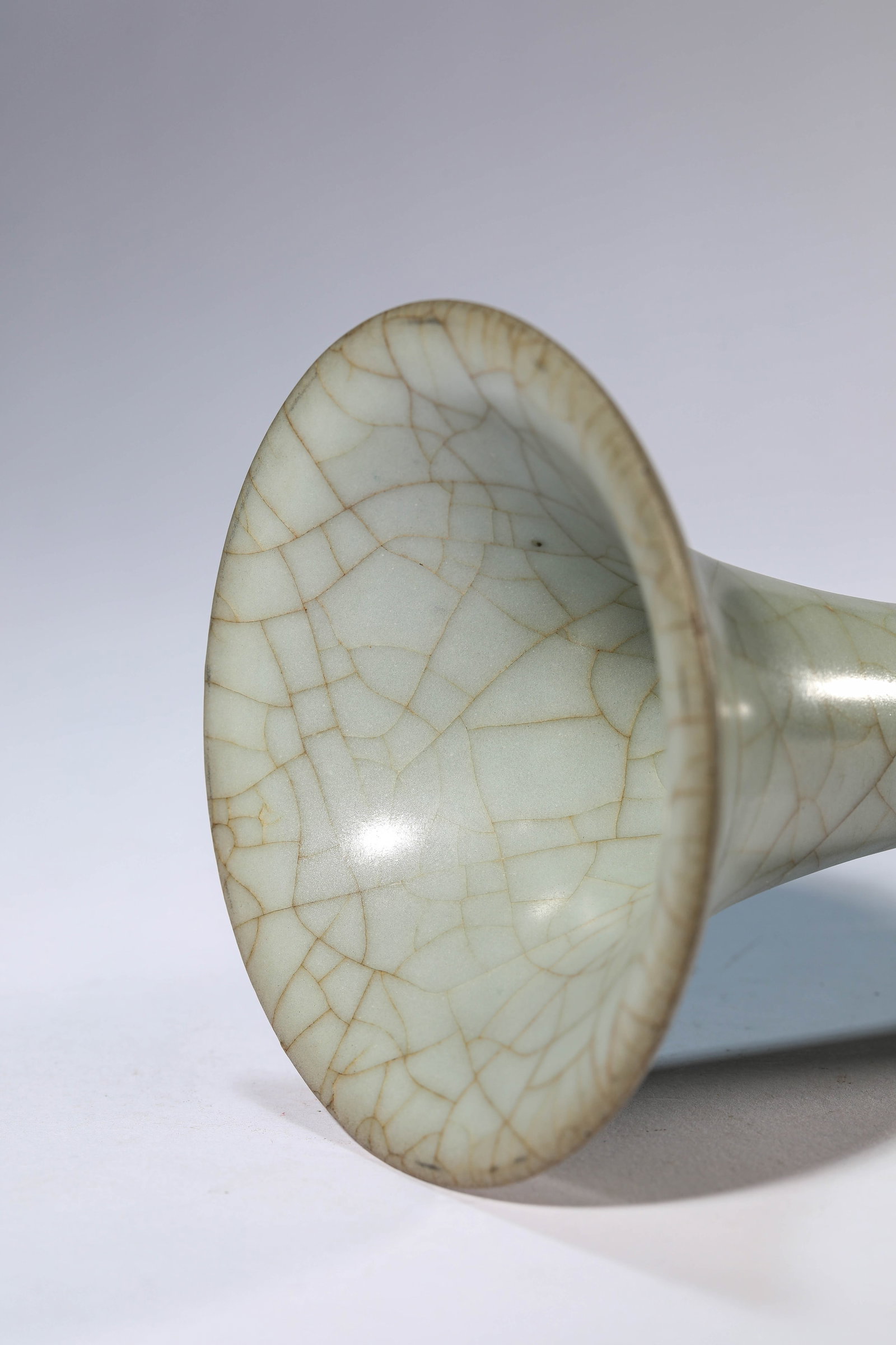 A GUAN-TYPE 'GU' BEAKER - 3