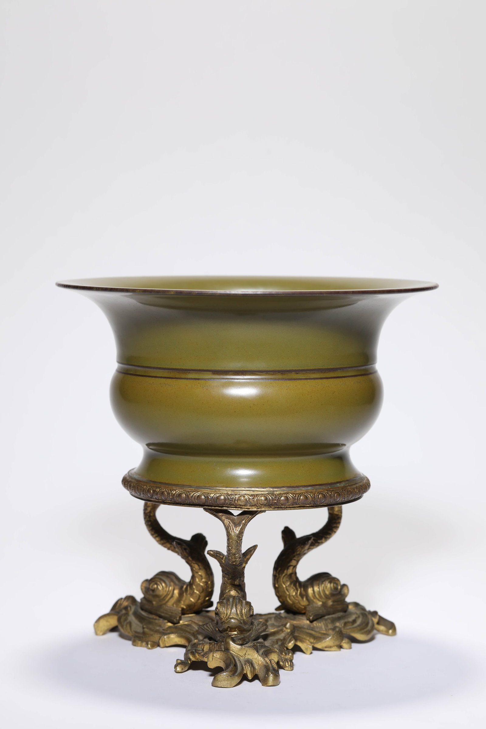 A TEA-DUST-GLAZED SPITTOON (1 of 6)