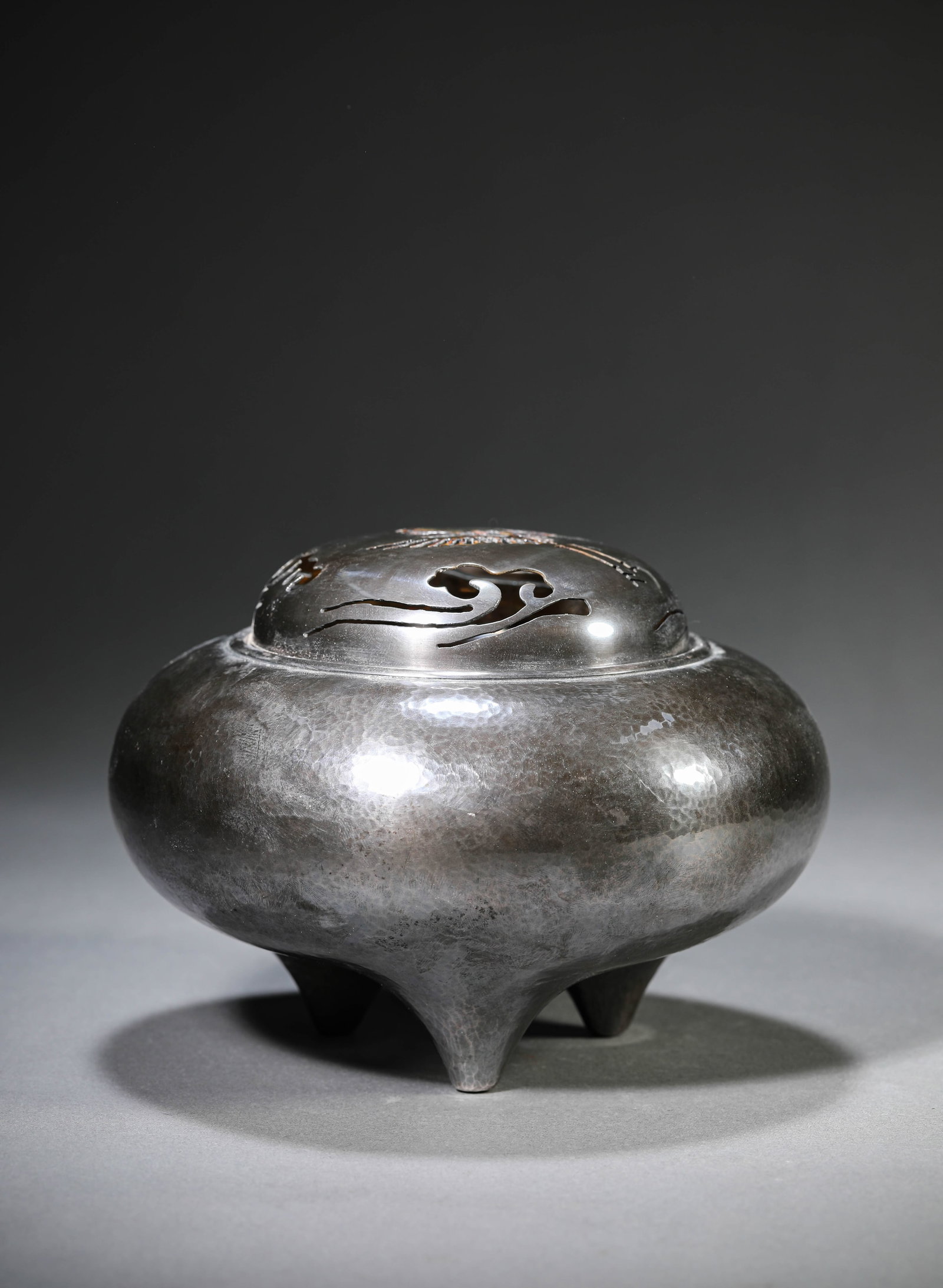 A SILVER CENSER: A SILVER CENSER Dimensions: Weight: 532g. Width: 15.4 cm (6.06 in) x Height: 11.5 cm (4.53 in). All measurements are approximate.