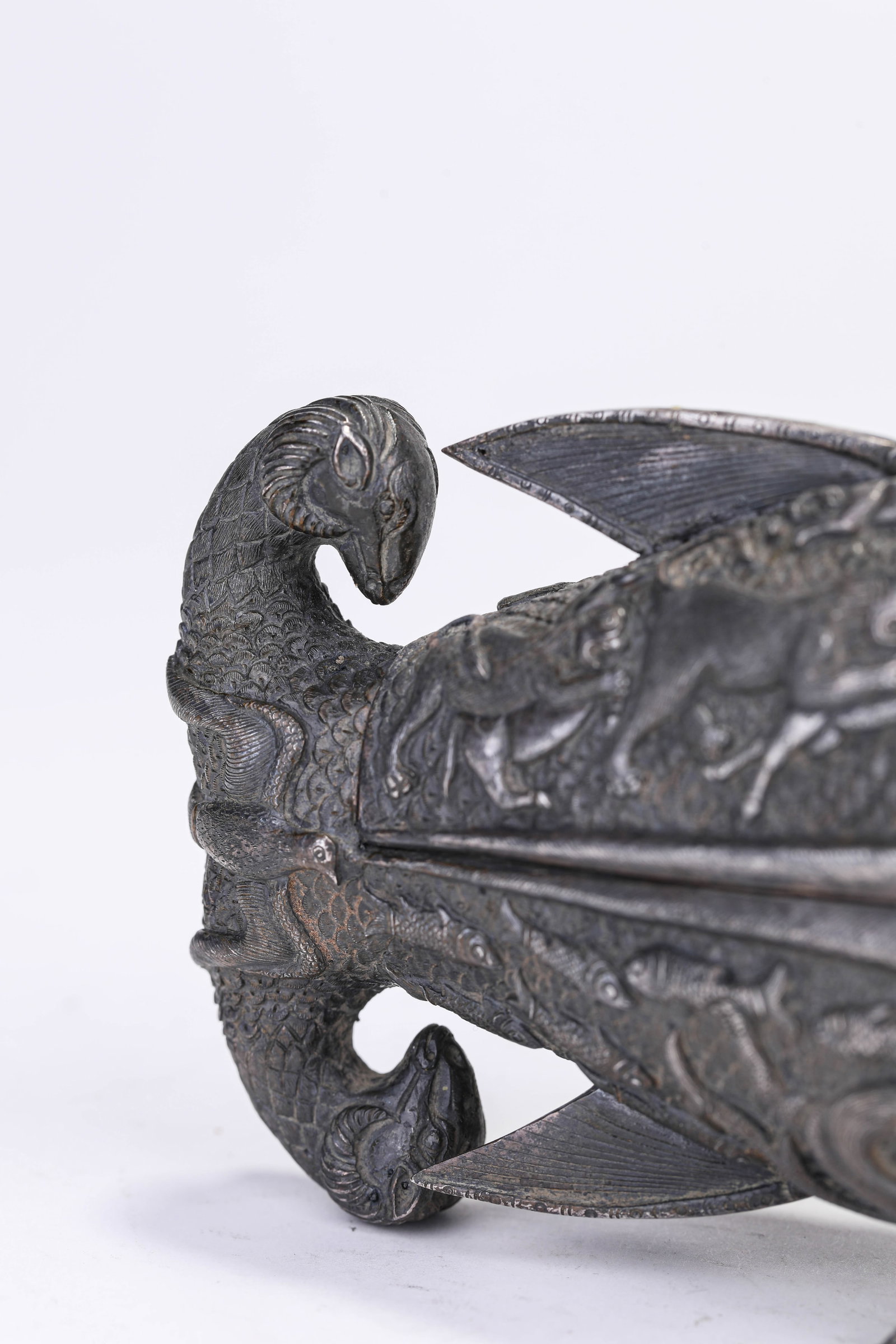 A SILVER 'FISH-FORM' COVERED BOX - 4