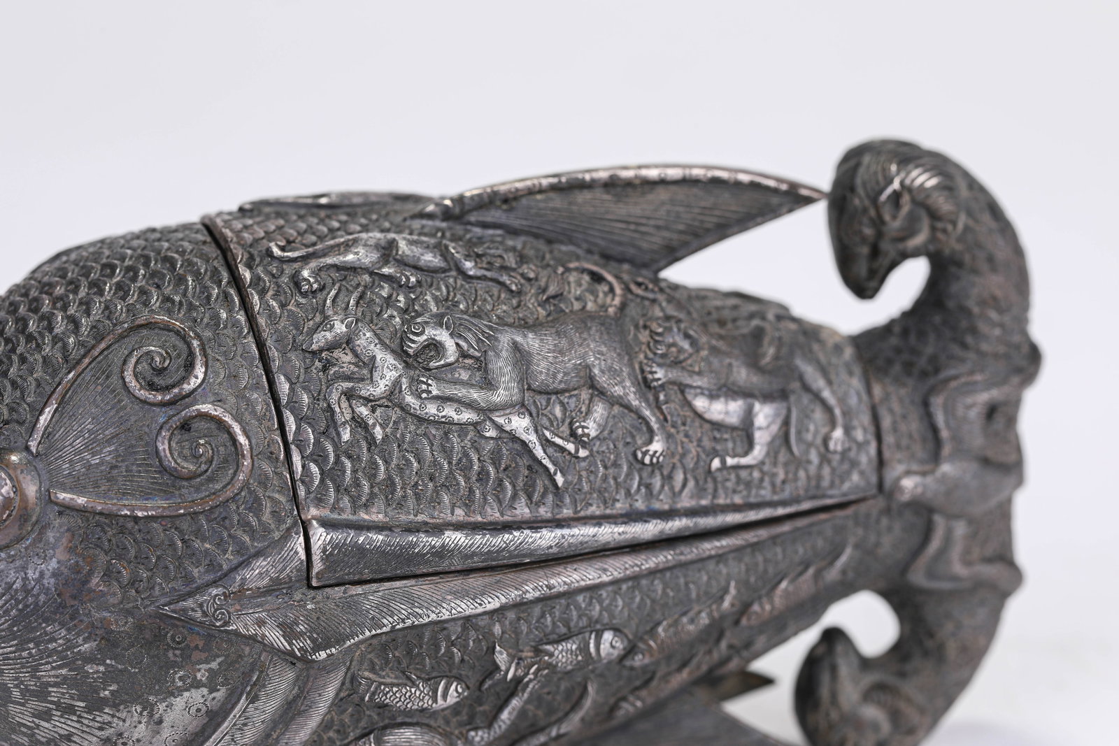 A SILVER 'FISH-FORM' COVERED BOX - 5
