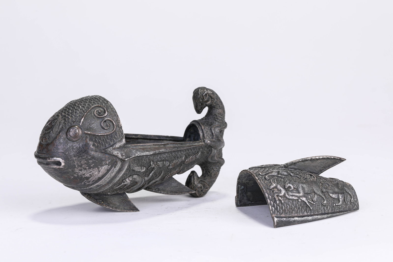 A SILVER 'FISH-FORM' COVERED BOX - 6