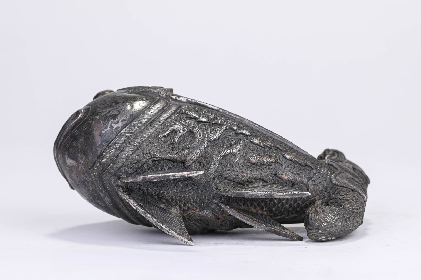 A SILVER 'FISH-FORM' COVERED BOX - 7