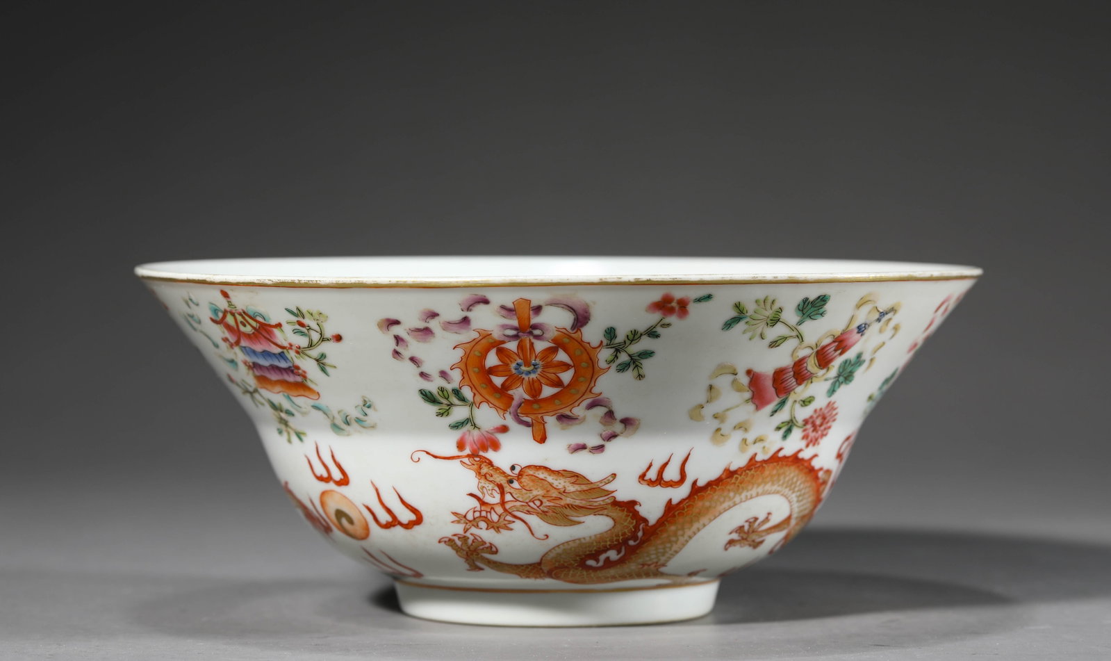 A FAMILLE-ROSE GILT-DECORATED 'DRAGON' BOWL (1 of 8)