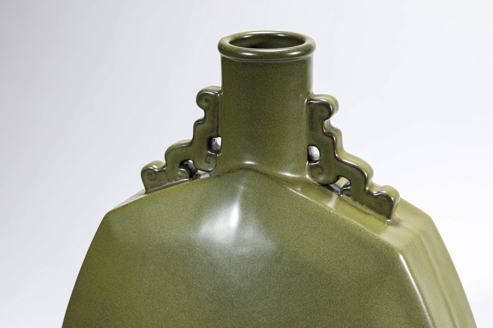 A TEA-DUST-GLAZED FLAT VASE - 2