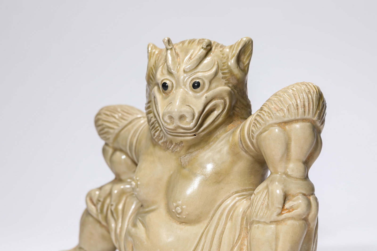 A PORCELAIN 'AUSPICIOUS BEAST' - 3